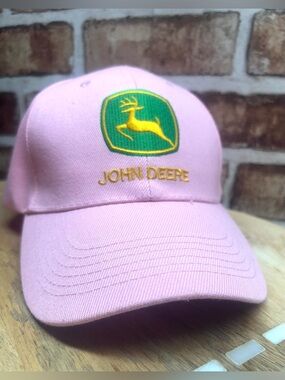 NWOT  Ladies adjustable John Deere hat